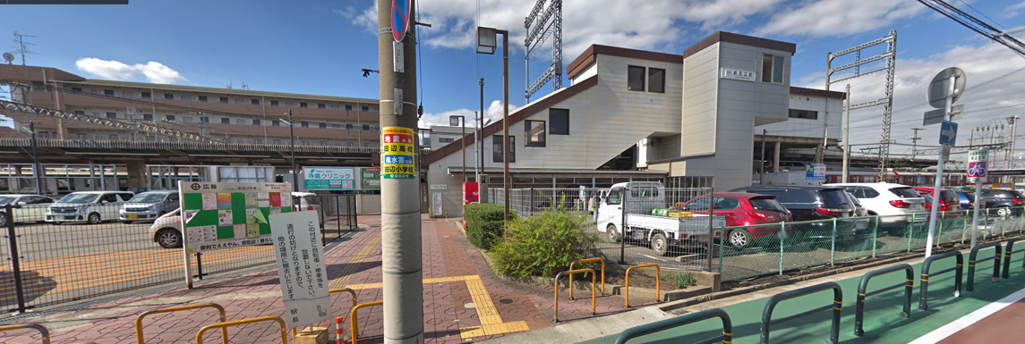 「新田辺」駅東口から出ます。